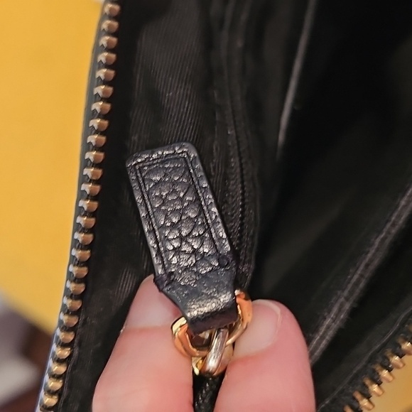 Marc Jacobs Pebbled Leather Crossbody W/COA MSRP $350 - Picture 13 of 16